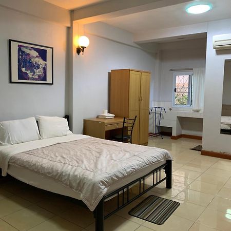 Pikul Apartment Hotel 농카이 외부 사진