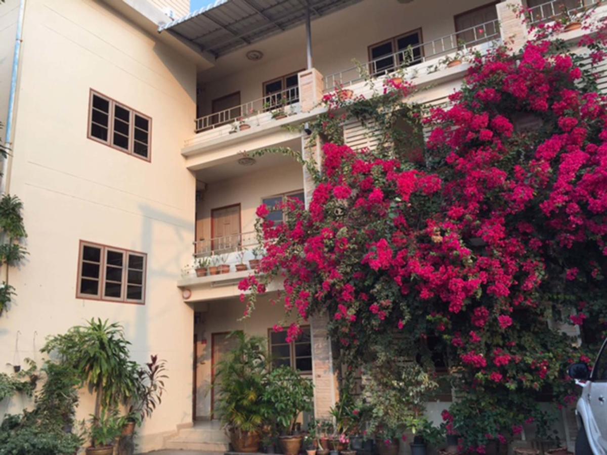 Pikul Apartment Hotel 농카이 외부 사진